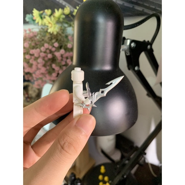 Minifigures Accessory: Chide Water Weapon (Genshin Impact)